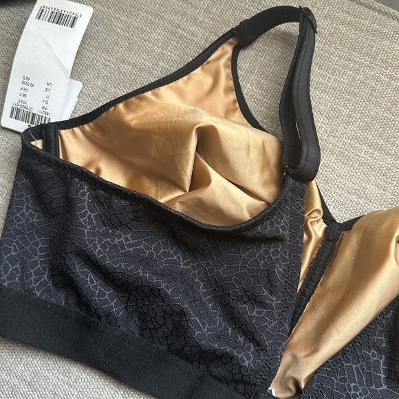 CHANTELLE Magnifique Wire-Free Minimizer Bra - Picture 8 of 9